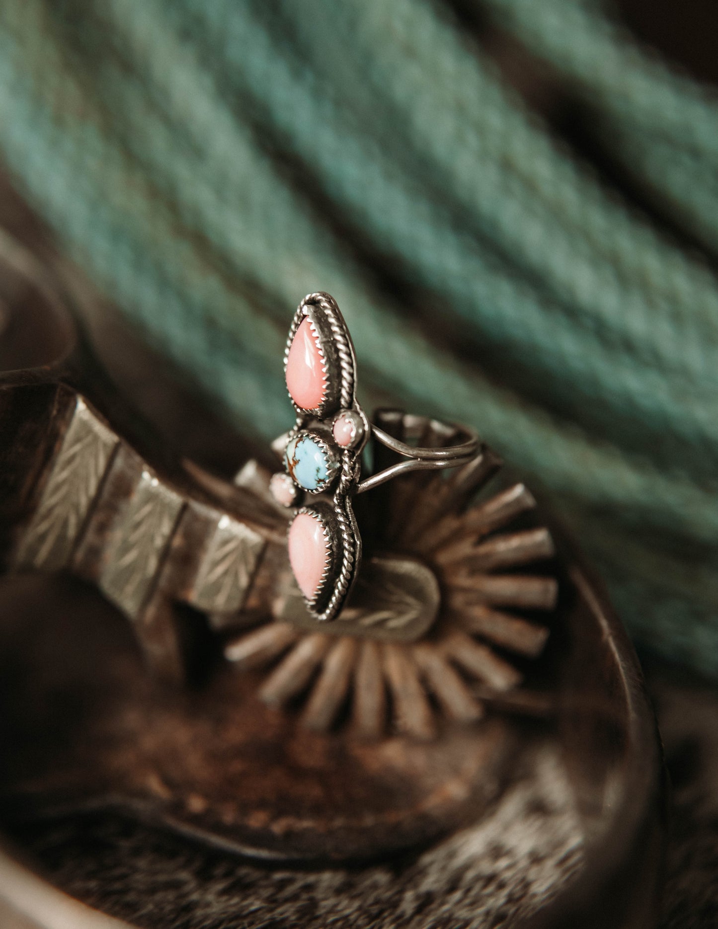 Elko Ring Golden Hills & Pink Conch