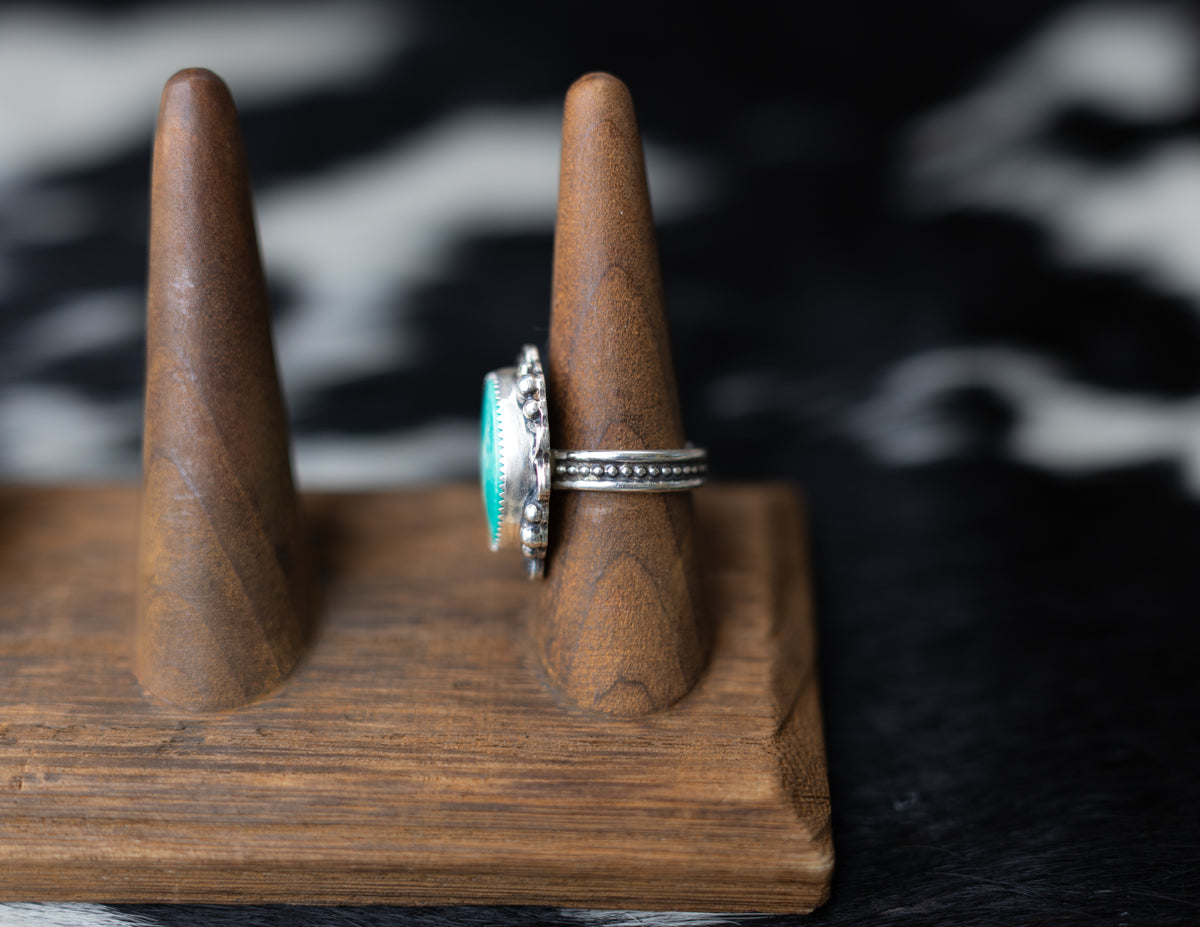Nila Ring Size 8