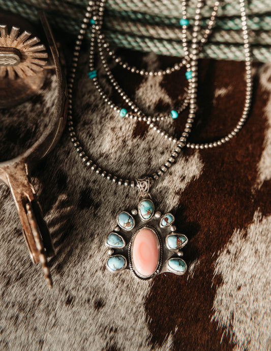 Aspen Pendant Golden Hills & Pink Conch