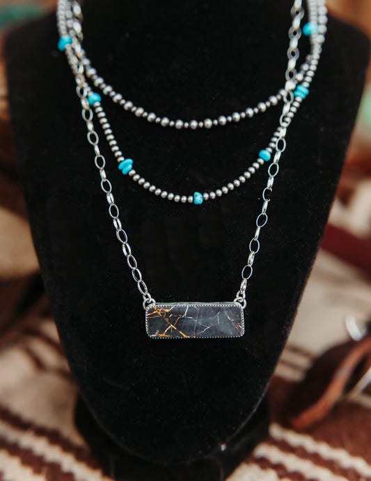 Dark Hills Necklace BlackJack